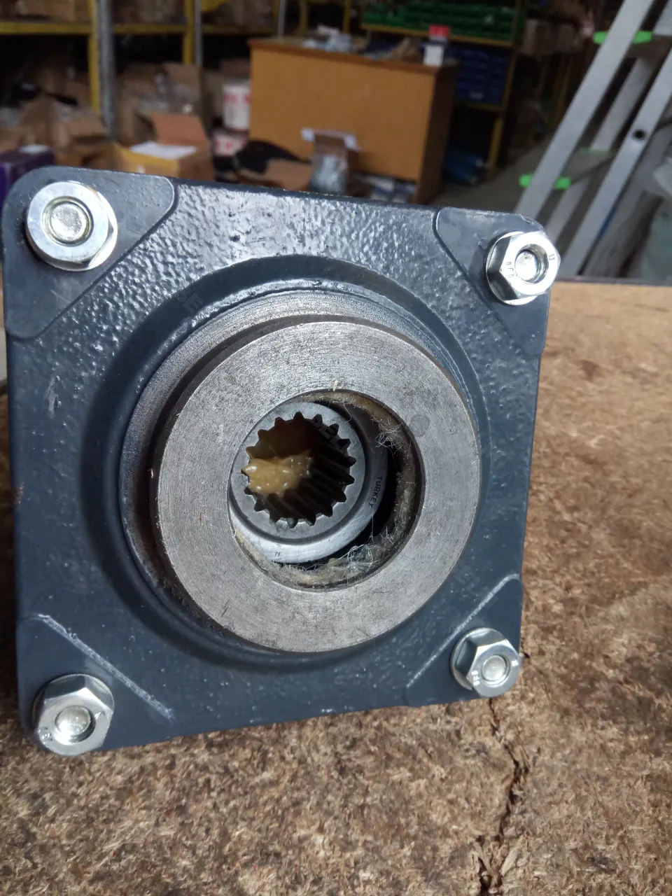 Редуктор (в зборі) під шліц Claas