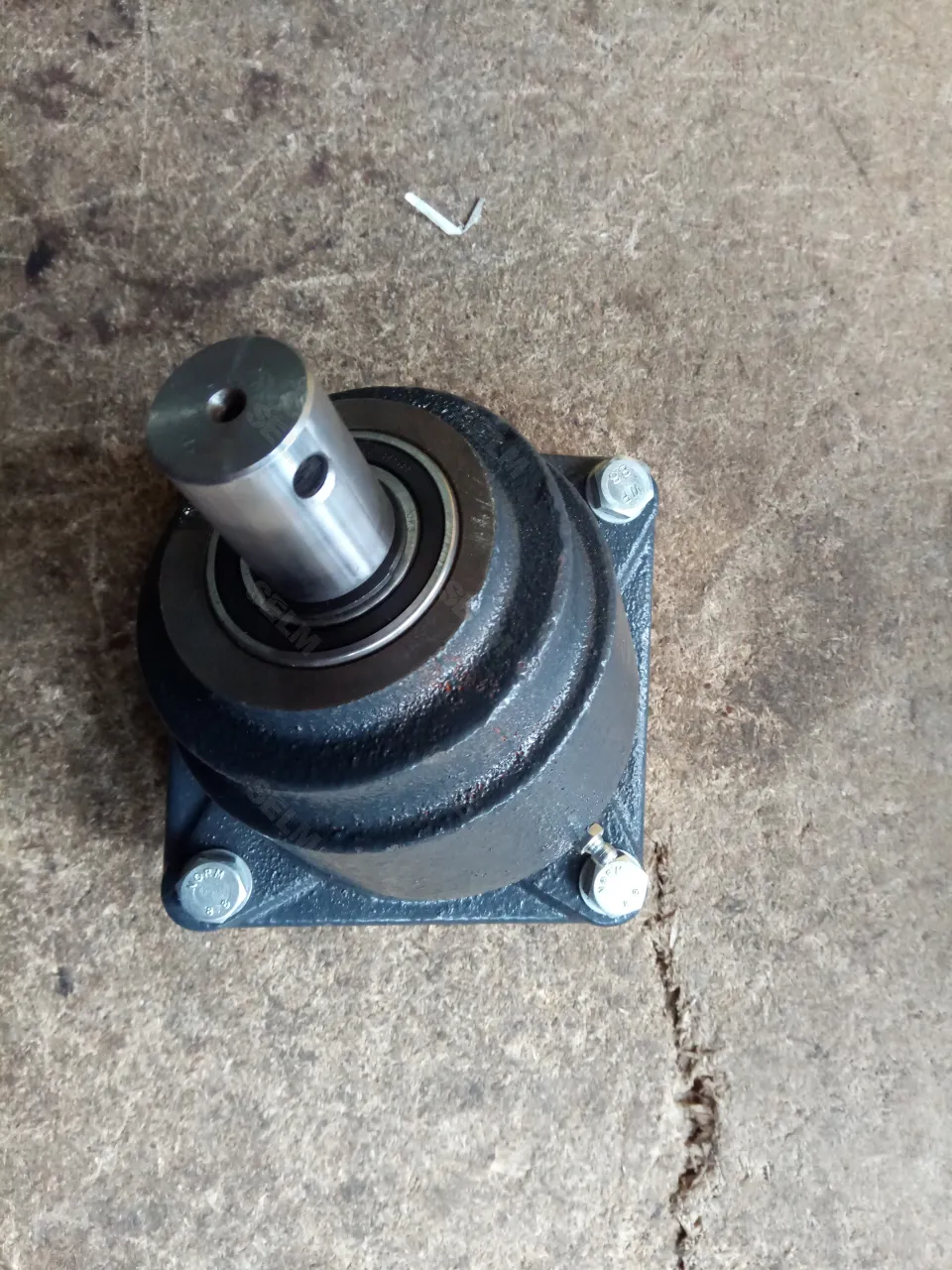 Редуктор (в зборі) під шліц Claas