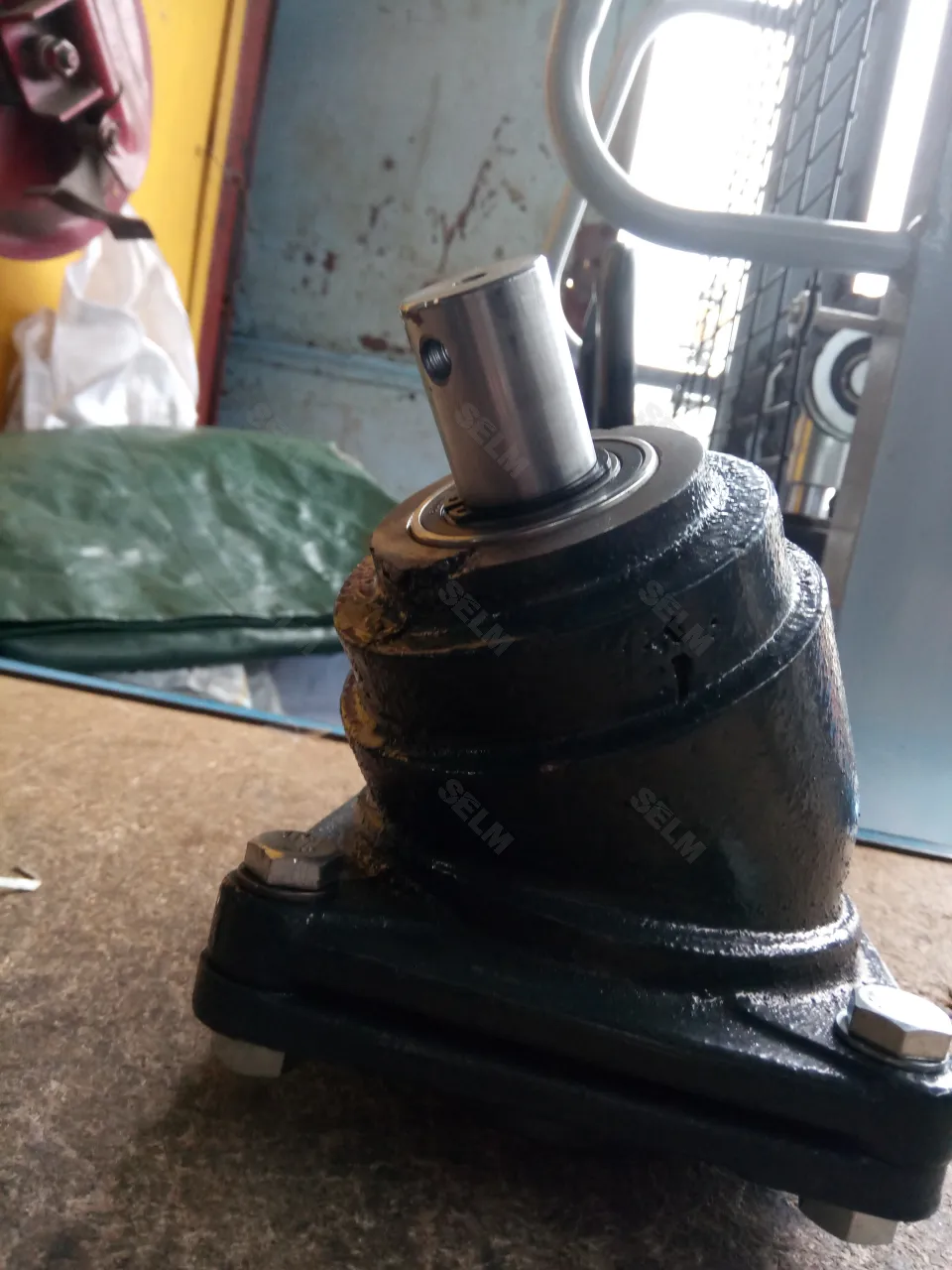 Редуктор (в зборі) під шліц Claas